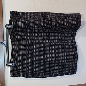 Black and light gray pattern pencil skirt